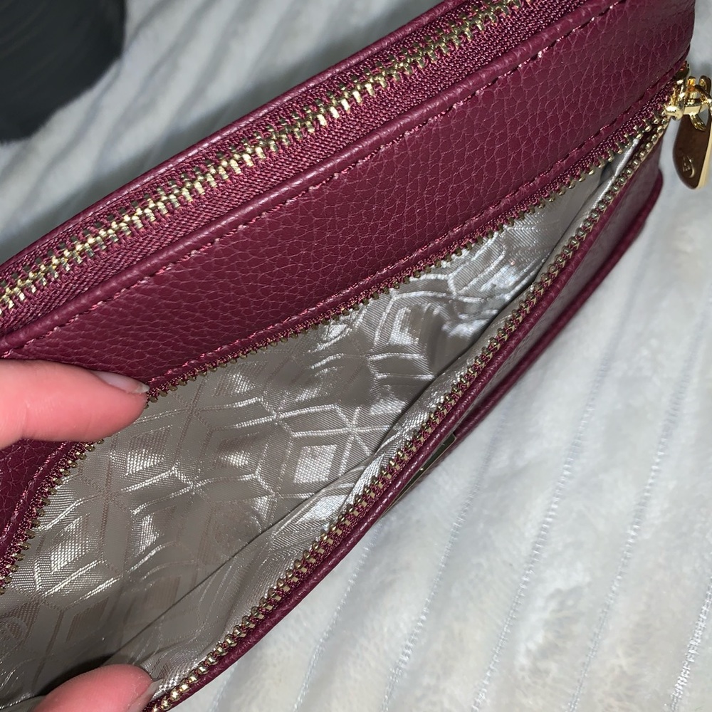 Adrienne Vittadini Maroon Leather Wallet - Picture 4 of 6